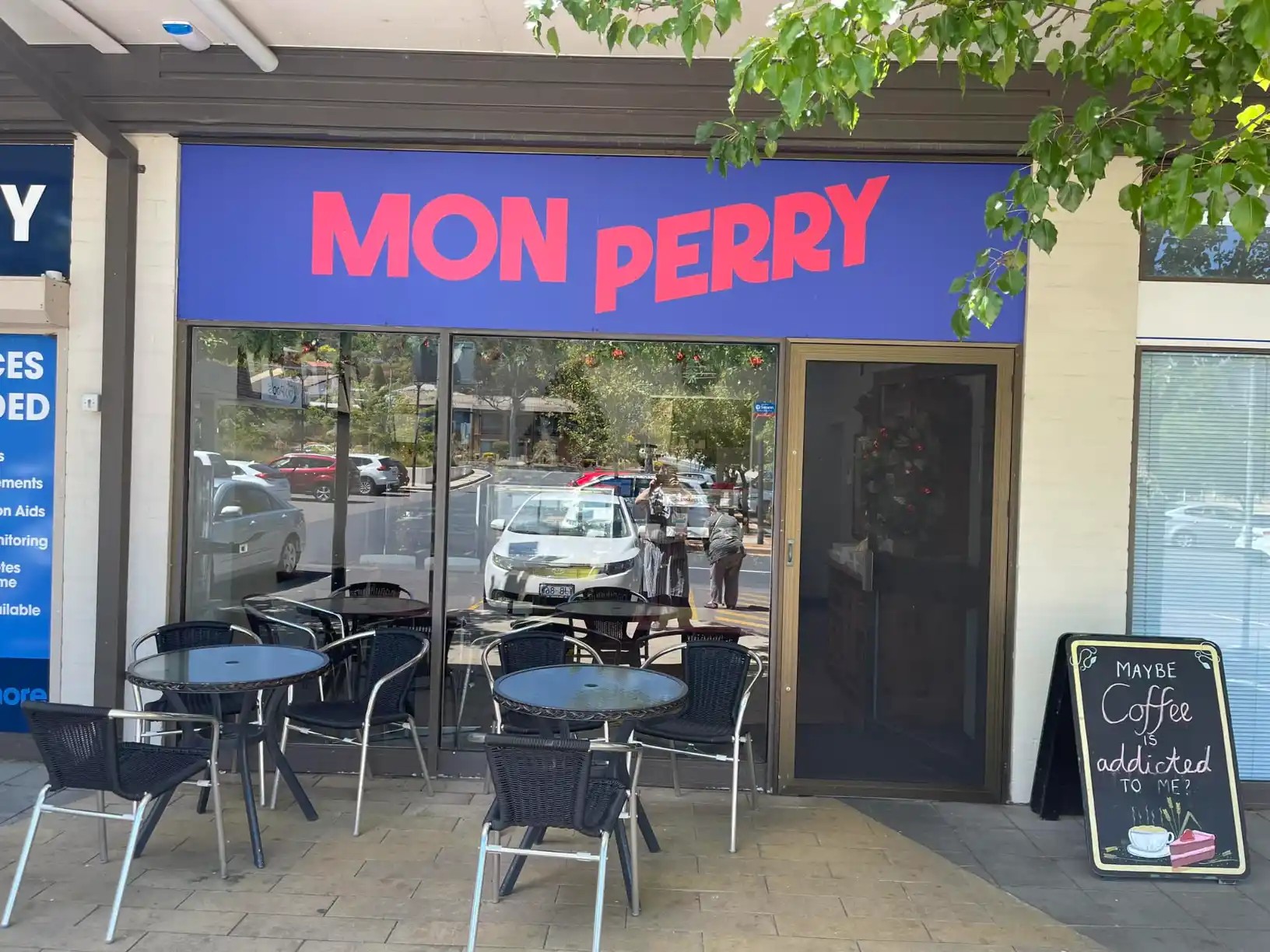 Wheelchair Friendly Storefront - photo via wheeleasy.org
